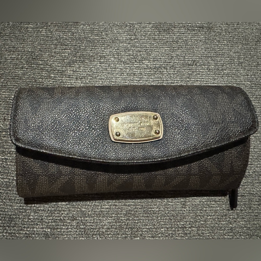 Michael Kors Signature Logo Wallet